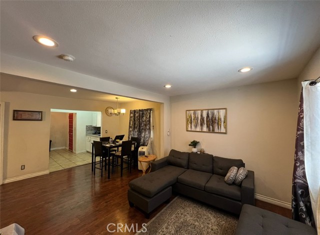 2619 Trinity Street, Los Angeles CA: https://media.crmls.org/medias/f75ad519-2210-4446-bc4f-1f1e401d0ca1.jpg