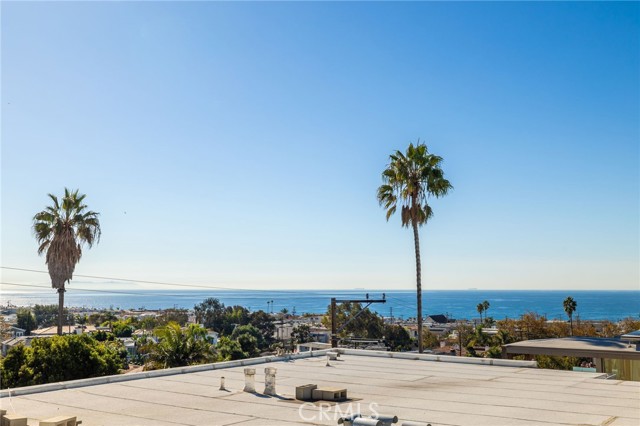 710 Manhattan Beach Boulevard, Manhattan Beach, California 90266, 3 Bedrooms Bedrooms, ,3 BathroomsBathrooms,Residential,Sold,Manhattan Beach,SB24000364