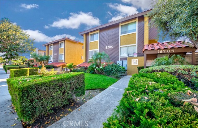 Detail Gallery Image 1 of 12 For 15205 S Budlong Ave #23,  Gardena,  CA 90247 - 2 Beds | 2/1 Baths
