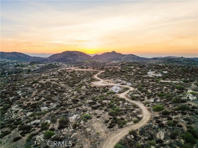 45 Intrepid, Temecula CA: https://media.crmls.org/medias/f75c0d58-cb3f-4dd8-abeb-a941960ae138.jpg