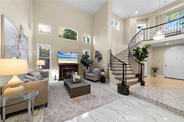 Detail Gallery Image 5 of 49 For 7095 Ashley Dr, Huntington Beach,  CA 92648 - 5 Beds | 3 Baths