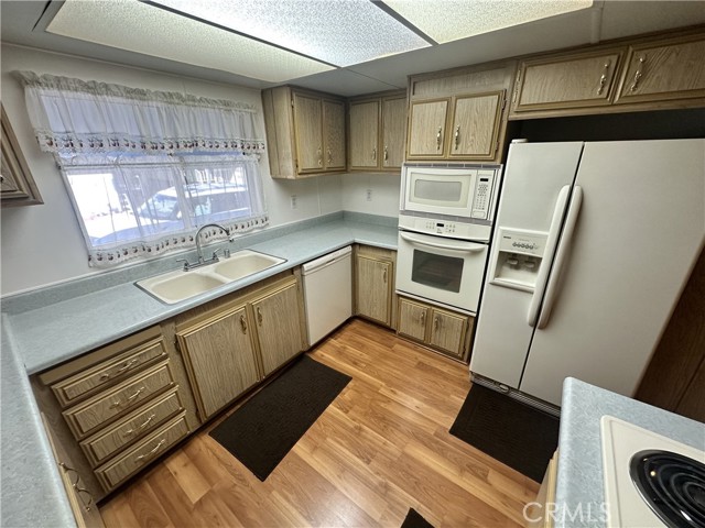 Detail Gallery Image 17 of 44 For 13393 Mariposa Rd #114,  Victorville,  CA 92395 - 2 Beds | 2 Baths