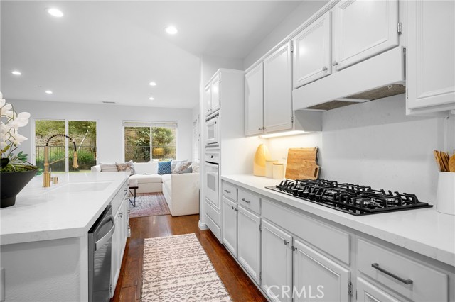 27 Silver Forest Court, Azusa CA: https://media.crmls.org/medias/f75e96f1-b511-401a-a2fd-d19948bdda8e.jpg