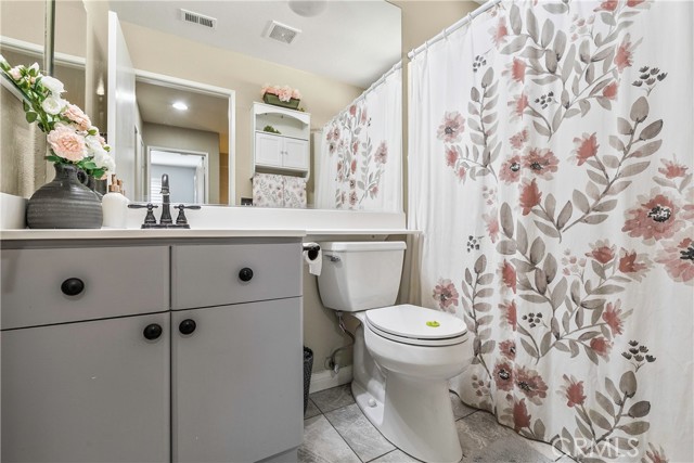 Detail Gallery Image 24 of 31 For 30335 Marigold Cir, Castaic,  CA 91384 - 3 Beds | 2/1 Baths