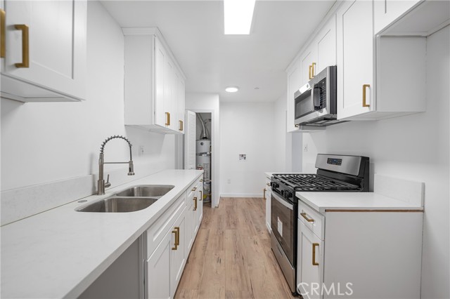 3301 Obama Boulevard, Los Angeles CA: https://media.crmls.org/medias/f75f39d8-9b12-4848-b0b0-ee89b1de5336.jpg
