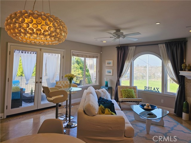 Detail Gallery Image 10 of 30 For 427 19th St, Manhattan Beach,  CA 90266 - 2 Beds | 1/1 Baths