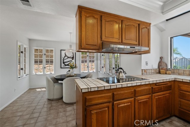 22571 Labrusca, Mission Viejo CA: https://media.crmls.org/medias/f7610935-e0cf-495e-8b79-bed712e6d6ca.jpg