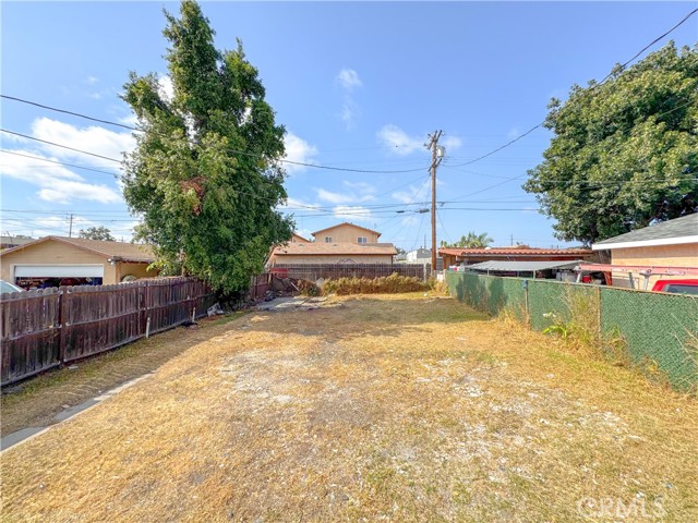 127 E 65th Street, Los Angeles CA: https://media.crmls.org/medias/f7614c3e-a075-4700-9ce5-7d635d57296a.jpg