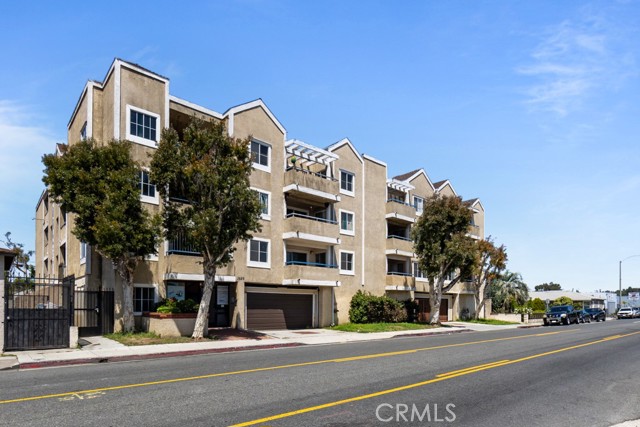 Detail Gallery Image 1 of 1 For 1629 Cherry Ave #103,  Long Beach,  CA 90813 - 2 Beds | 2 Baths