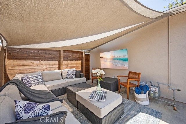 3272 Woodstock Road, Los Alamitos CA: https://media.crmls.org/medias/f7622353-df92-42b4-a894-dd856e85281b.jpg