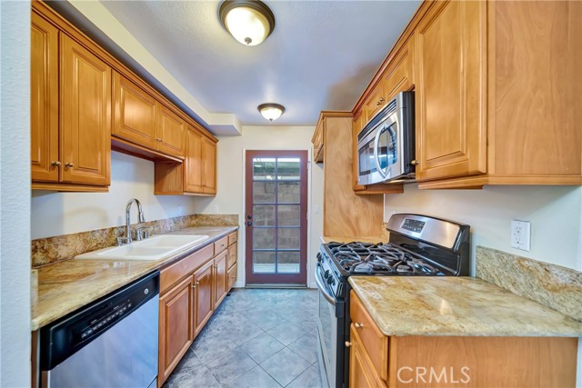 Detail Gallery Image 6 of 15 For 21219 Roscoe Blvd. #111,  Canoga Park,  CA 91304 - 1 Beds | 1 Baths