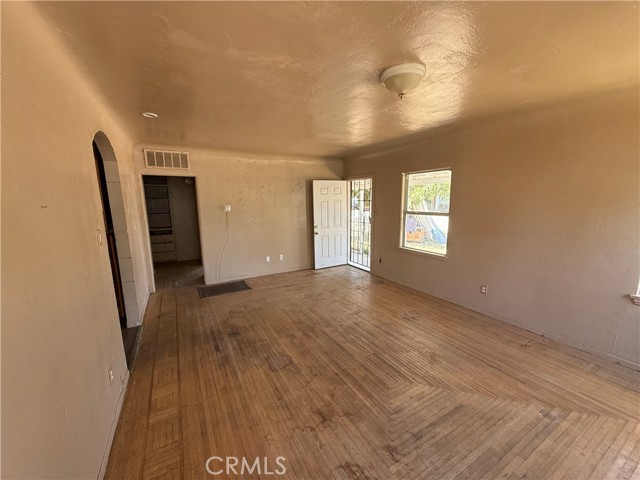 Detail Gallery Image 5 of 24 For 419 Linda Vista Dr, Bakersfield,  CA 93308 - 2 Beds | 1 Baths