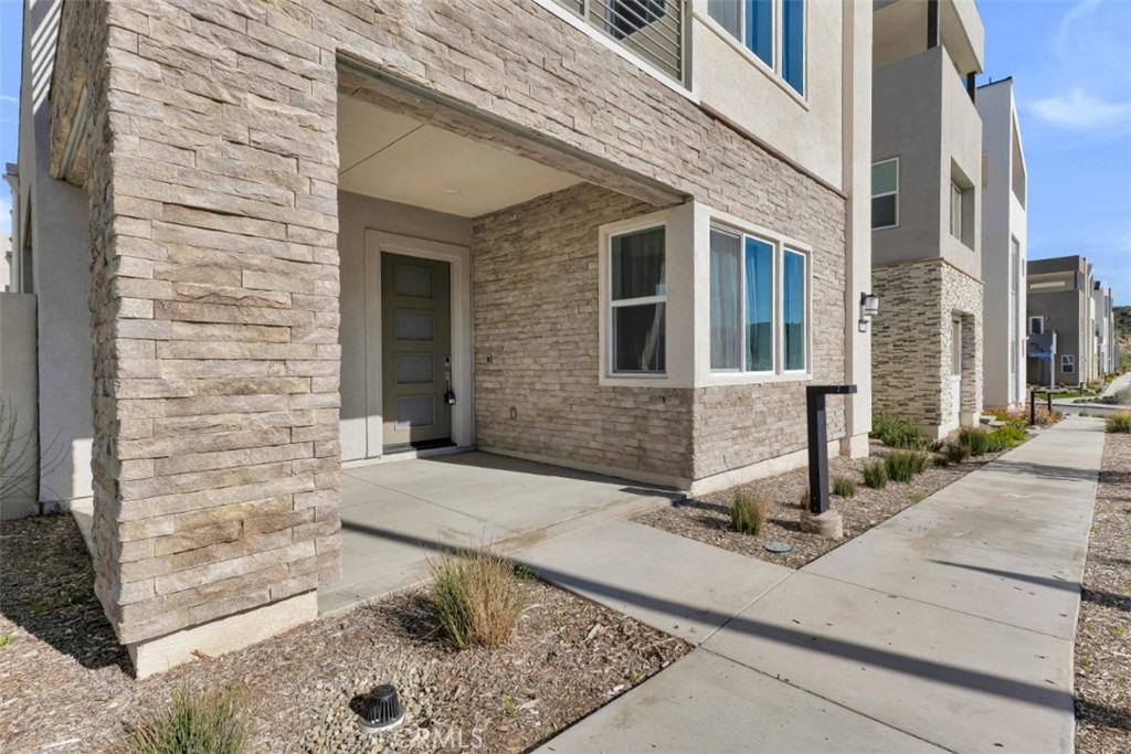 MLS #SR25278368 image #1