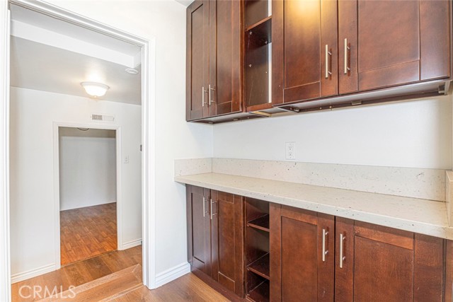 Detail Gallery Image 16 of 29 For 17425 Emelita, Encino,  CA 91316 - 2 Beds | 1 Baths