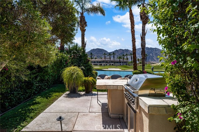 56102 Baltusrol, La Quinta CA: https://media.crmls.org/medias/f763f5f6-b961-4adc-a5d8-e04f75782c61.jpg
