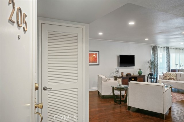 Image 3 for 5050 Coldwater Canyon Ave #205, Sherman Oaks, CA 91423