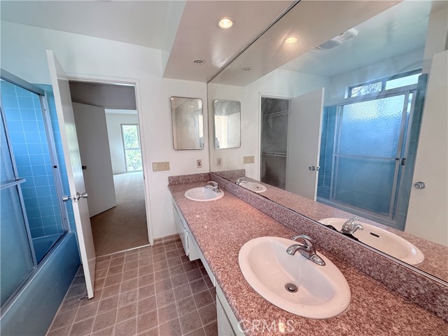 Detail Gallery Image 14 of 29 For 2575 Riverside Ter, Los Angeles,  CA 90039 - – Beds | – Baths