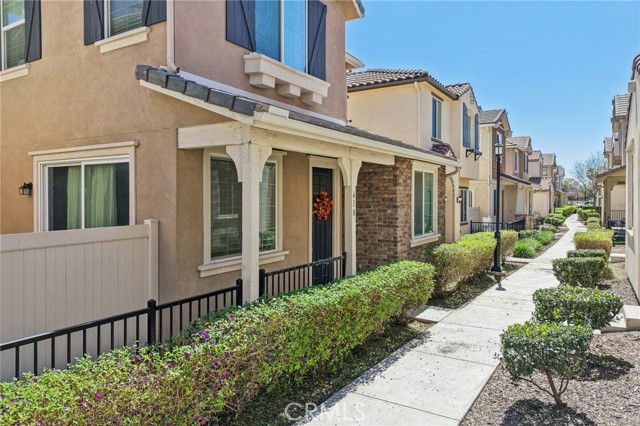 Detail Gallery Image 9 of 57 For 618 S Brampton Ln, Rialto,  CA 92376 - 4 Beds | 3 Baths