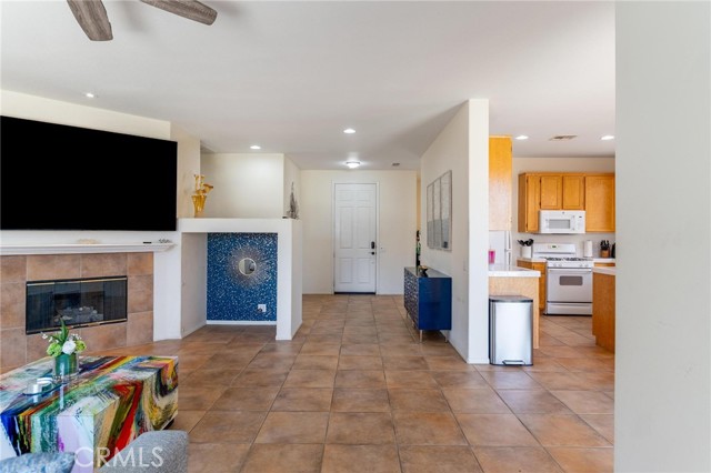 67760 Rio Vista Drive, Cathedral City CA: https://media.crmls.org/medias/f765e895-fdd2-479a-a780-889fea6b127a.jpg