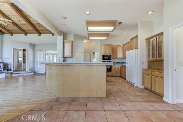 Detail Gallery Image 14 of 39 For 6725 State Highway 99e, Los Molinos,  CA 96055 - 3 Beds | 2/2 Baths