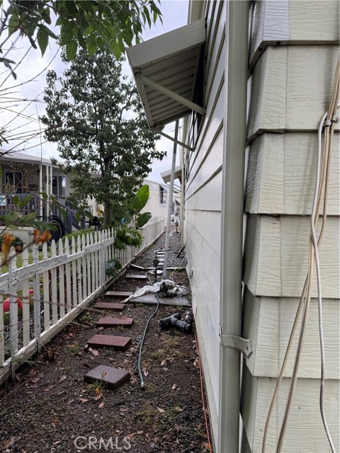 Detail Gallery Image 11 of 22 For 301 E Foothill #6,  Pomona,  CA 91767 - 2 Beds | 1 Baths