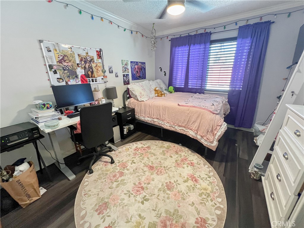 https://media.crmls.org/medias/f7676867-2f88-41a9-82d7-a0f46199ade6.jpg?preset=X-Large