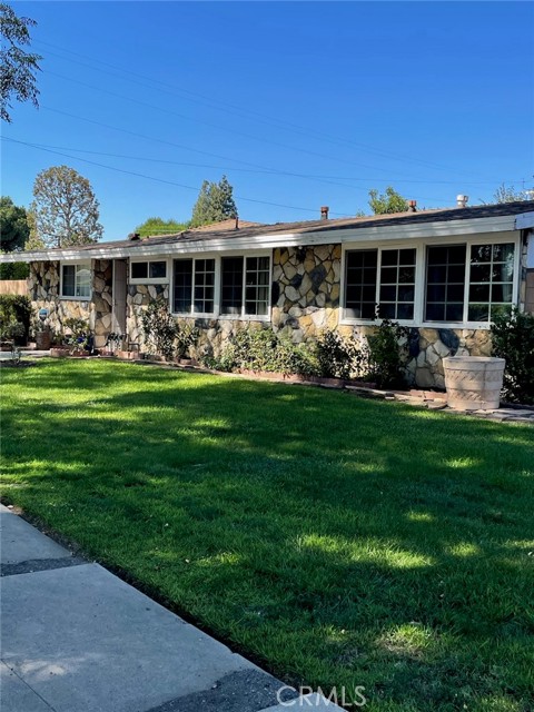 Detail Gallery Image 1 of 1 For 19453 Strathern St, Reseda,  CA 91335 - 4 Beds | 2 Baths