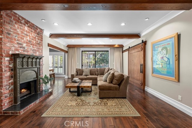 Detail Gallery Image 15 of 52 For 1167 Roxbury Dr #103,  Los Angeles,  CA 90035 - 2 Beds | 4/1 Baths