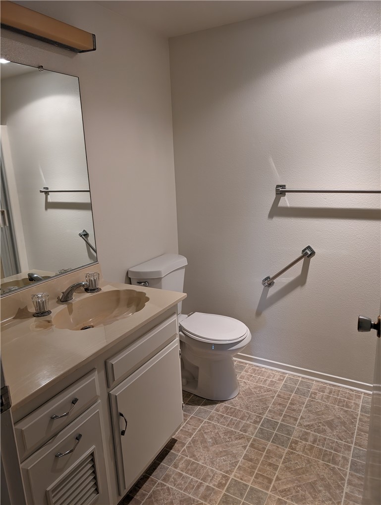 Detail Gallery Image 11 of 17 For 3279 San Amadeo #O,  Laguna Woods,  CA 92637 - 2 Beds | 2 Baths