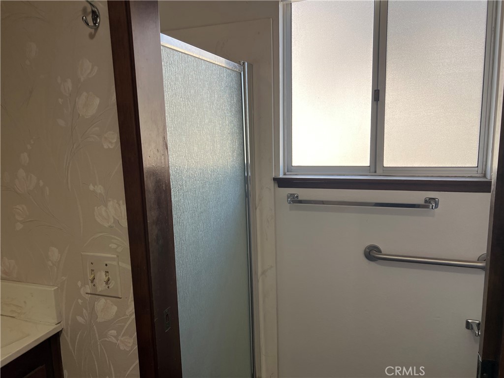 https://media.crmls.org/medias/f769feea-9345-4ef0-8006-fc8f2d51fe4e.jpg?preset=X-Large