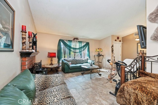 9154 Chelsea Court, Rancho Cucamonga CA: https://media.crmls.org/medias/f76a6520-5605-47b0-9bd2-ca7731ac9cca.jpg