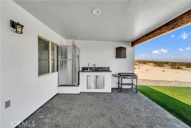10715 Wilson Drive, California City CA: https://media.crmls.org/medias/f76b3289-1572-4b0f-aa0c-ed391fc8f727.jpg