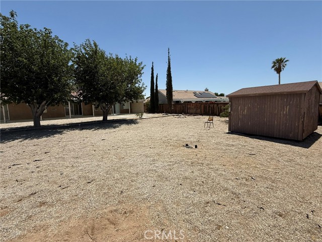 13240 Mugu Court, Apple Valley CA: https://media.crmls.org/medias/f76bb6c3-bb52-4b79-93b4-b3253146aca0.jpg