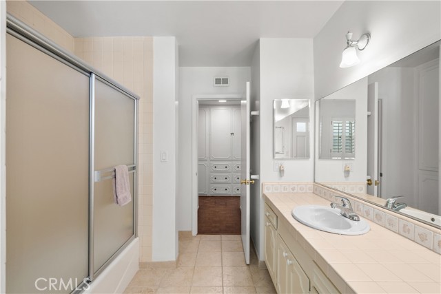 Detail Gallery Image 31 of 44 For 17416 Superior St, Northridge,  CA 91325 - 4 Beds | 2/1 Baths