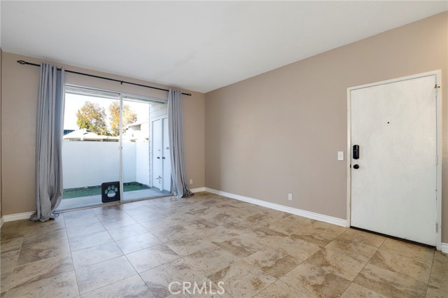 Detail Gallery Image 3 of 20 For 27614 Susan Beth Way #F,  Saugus,  CA 91350 - 1 Beds | 1 Baths
