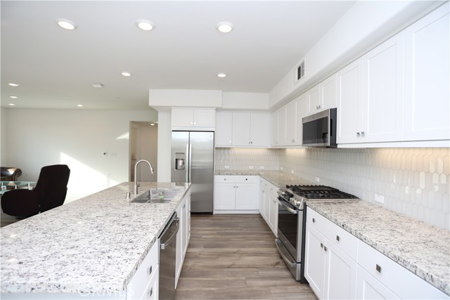 Detail Gallery Image 5 of 24 For 1891 S Union #108,  Anaheim,  CA 92805 - 3 Beds | 2 Baths