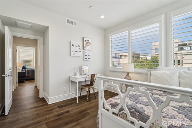 Detail Gallery Image 22 of 44 For 132 Interval, Irvine,  CA 92618 - 3 Beds | 2/2 Baths