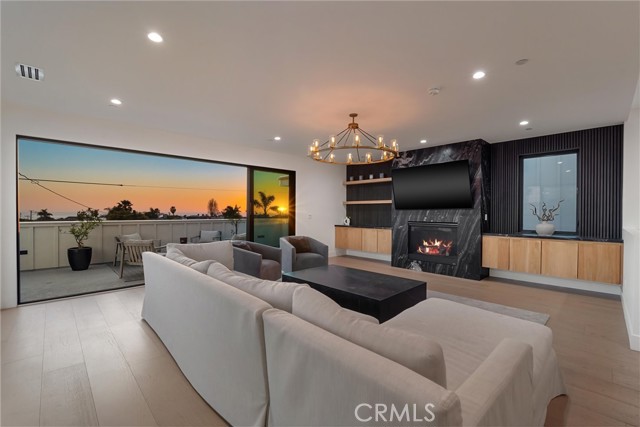 Detail Gallery Image 3 of 48 For 1504 Prospect Ave, Hermosa Beach,  CA 90254 - 4 Beds | 5 Baths