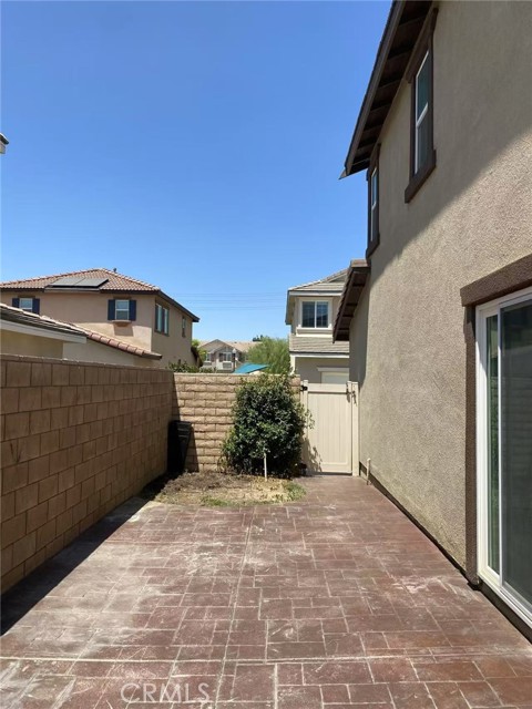 3911 S St Albert Paseo, Ontario CA: https://media.crmls.org/medias/f7703ddb-7ecc-45ee-9e64-859f3d829cc8.jpg