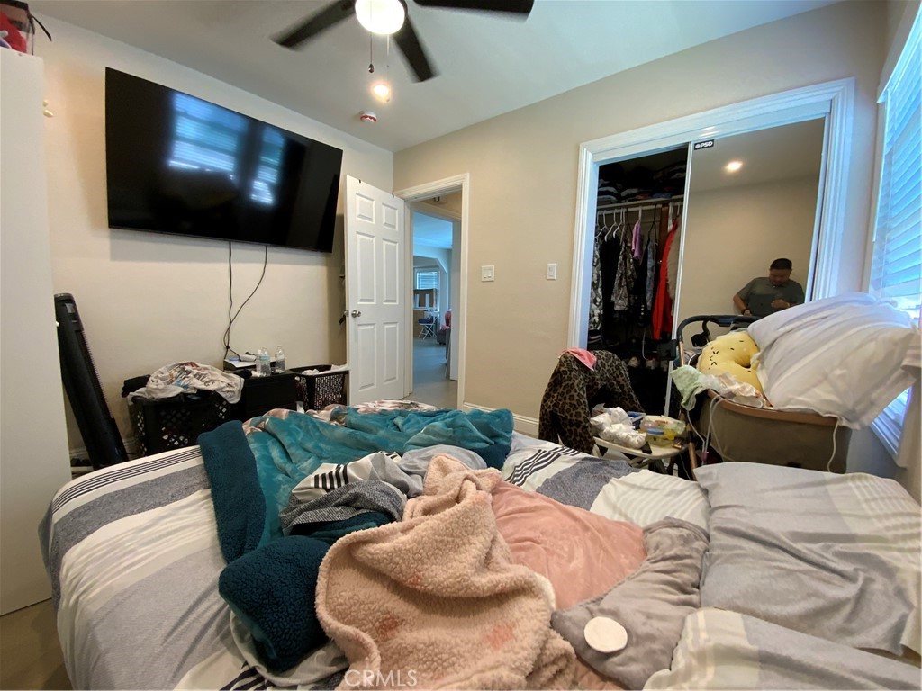 https://media.crmls.org/medias/f770547f-c6ed-46e2-912d-5adbb9de913e.jpg?preset=X-Large