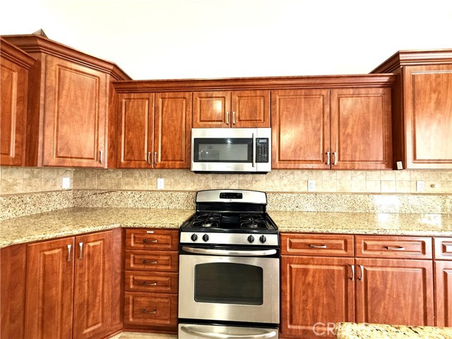 Detail Gallery Image 10 of 32 For 2515 Sweet Rain, Corona,  CA 92881 - 5 Beds | 3 Baths