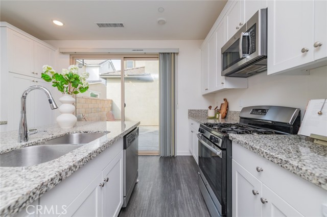 Detail Gallery Image 16 of 33 For 4836 S Monarch Pl, Ontario,  CA 91762 - 3 Beds | 3 Baths