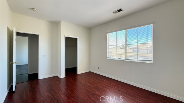 11958 Sunstone Court, Eastvale CA: https://media.crmls.org/medias/f772a1fb-6f54-4d81-b480-b1dff25c5535.jpg