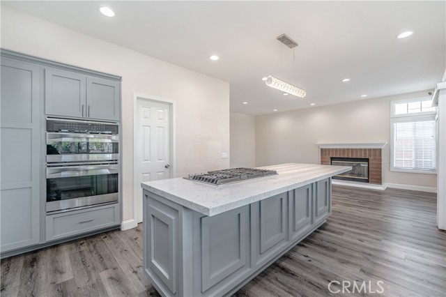 Detail Gallery Image 23 of 38 For 429 Somerset Cir, Corona,  CA 92879 - 4 Beds | 3 Baths