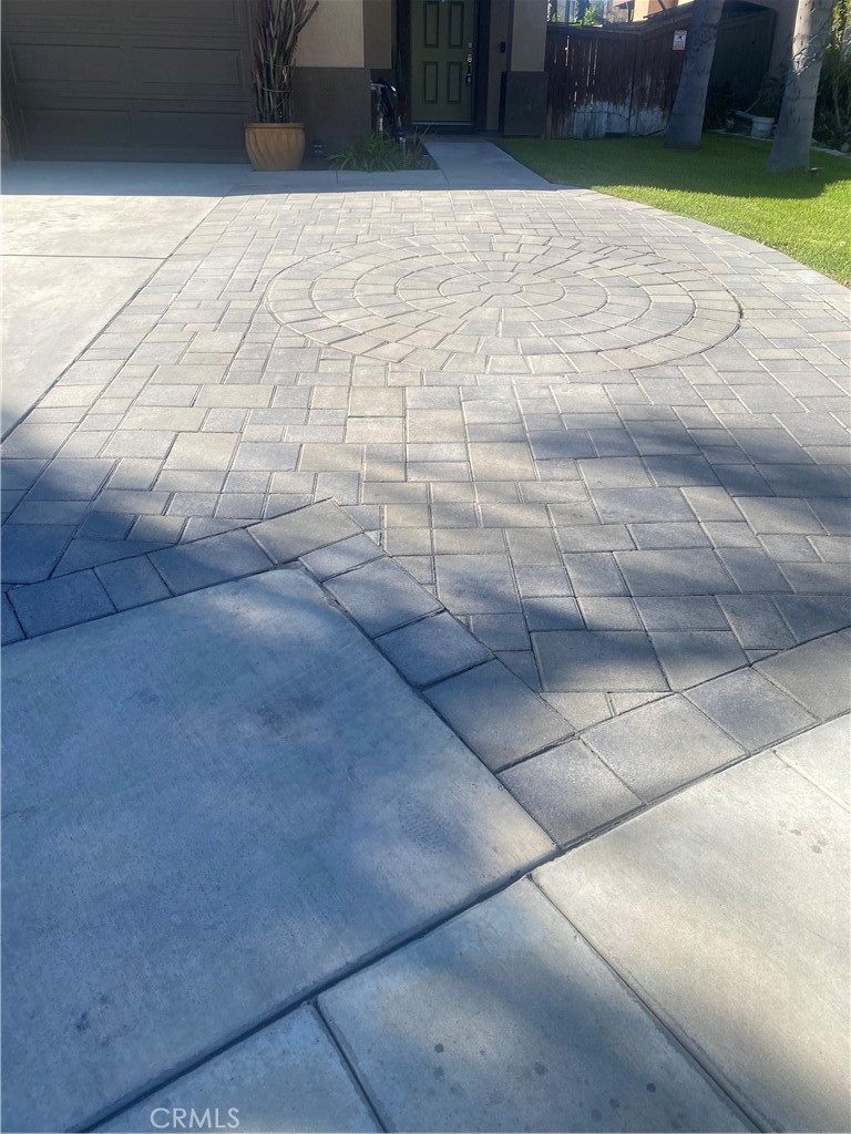 https://media.crmls.org/medias/f77492b4-0787-4d14-b397-976108ff6615.jpg?preset=X-Large