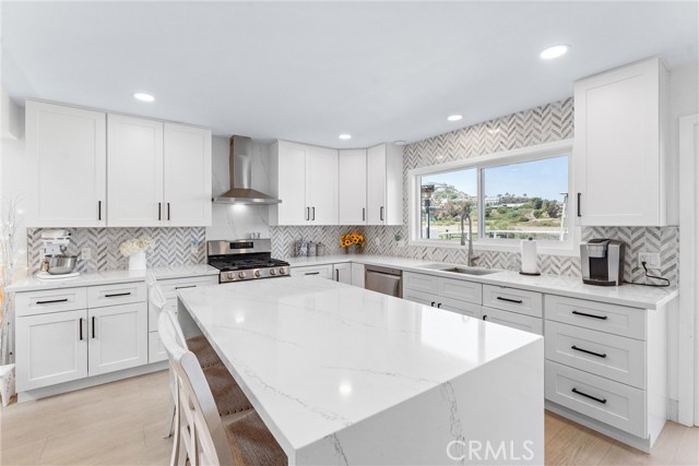 3208 Calle Grande, San Clemente CA: https://media.crmls.org/medias/f77537cb-5a43-46f4-9b84-4811398f9519.jpg