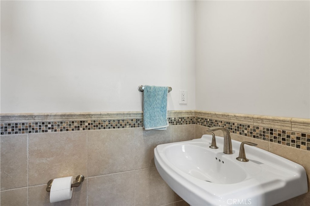 F7758303 1f7d 446e A5ed 1a8f623e5eb9