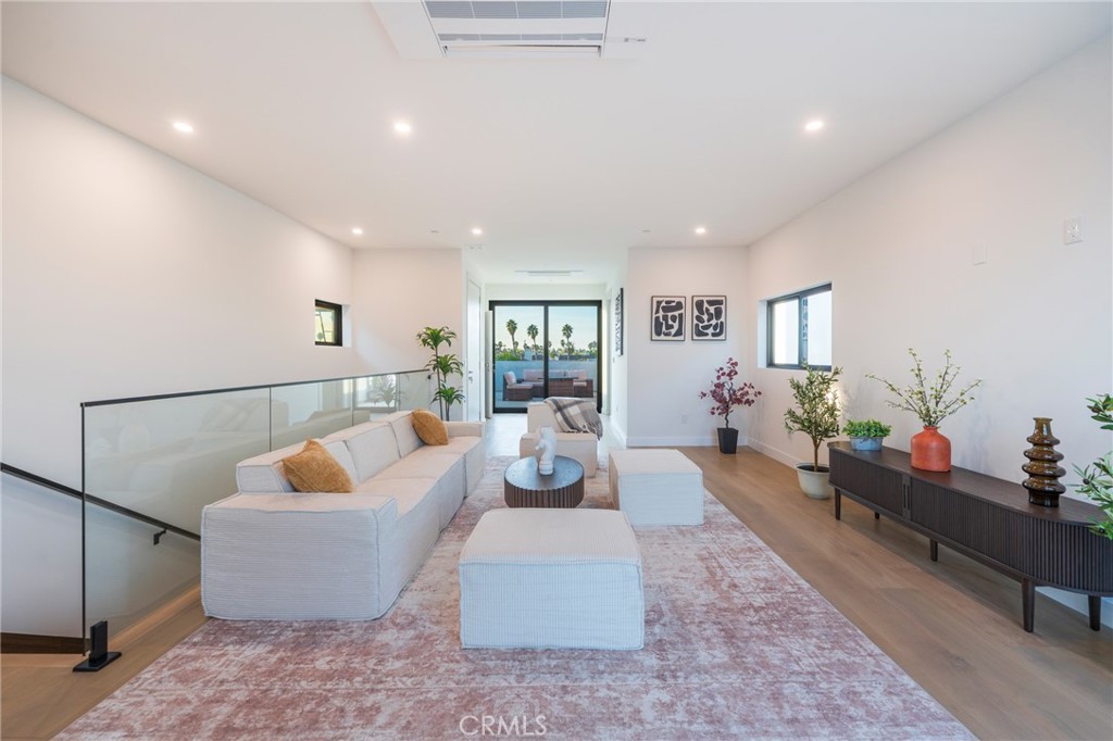 MLS #OC25269306 image #34