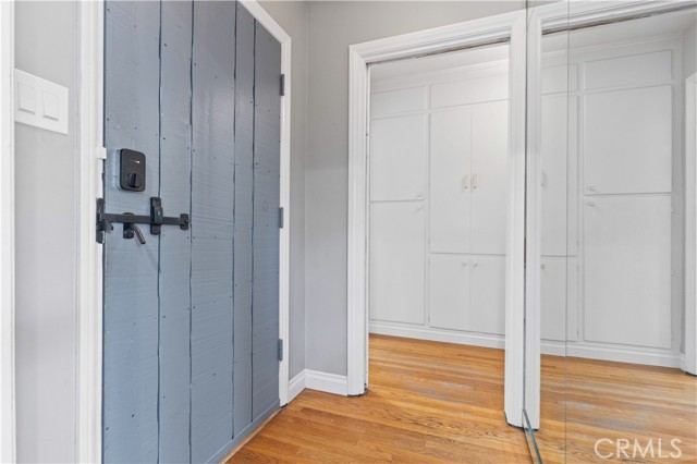 13405 Tiara Street, Valley Glen CA: https://media.crmls.org/medias/f7763910-4bd1-4934-a291-bb9696e2369c.jpg