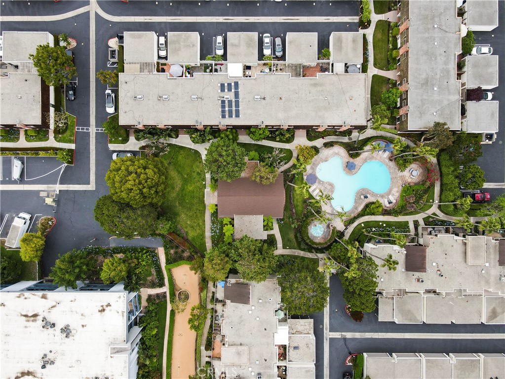 https://media.crmls.org/medias/f776457c-d436-465c-916a-8e127b875565.jpg?preset=X-Large